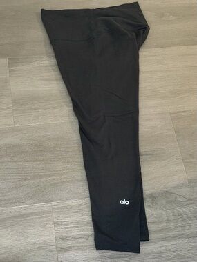 ALO Yoga Black 7/8 leggings